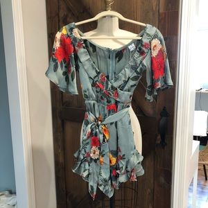 Selfie Leslie floral romper